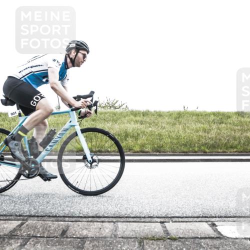 21.06.2026 - 29. Vierlanden-Triathlon H.Heesch http://msf.ph/oto/9898888 21.06.2026 11:27:19 Radfahren 901, 905 meine-sportfotos.de