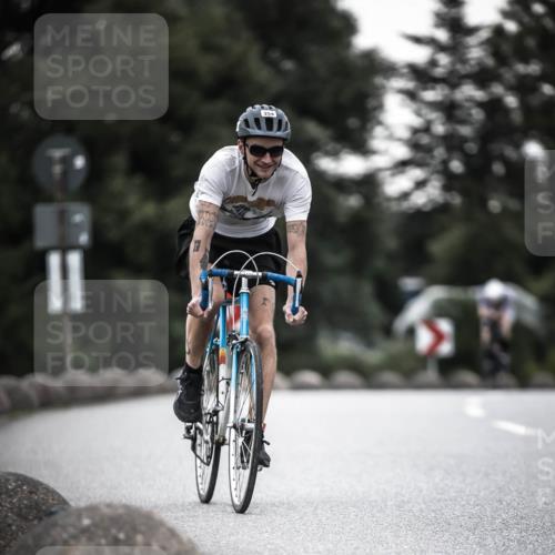 21.06.2026 - 29. Vierlanden-Triathlon H.Heesch http://msf.ph/oto/9898895 21.06.2026 10:06:18 Radfahren 9, 109, 354 meine-sportfotos.de