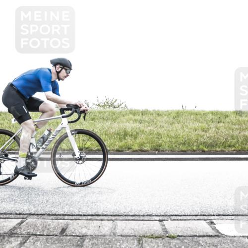 21.06.2026 - 29. Vierlanden-Triathlon H.Heesch http://msf.ph/oto/9898916 21.06.2026 11:28:06 Radfahren 670, 882 meine-sportfotos.de