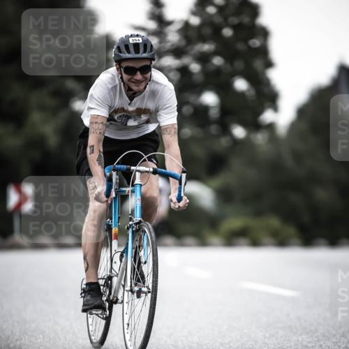 21.06.2026 - 29. Vierlanden-Triathlon H.Heesch http://msf.ph/oto/9898918 21.06.2026 10:06:18 Radfahren 9, 109, 354 meine-sportfotos.de