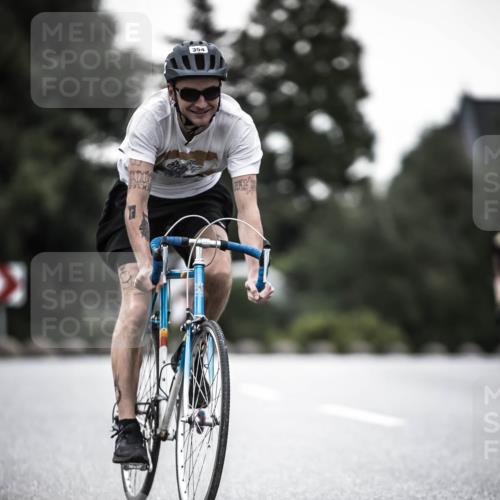 21.06.2026 - 29. Vierlanden-Triathlon H.Heesch http://msf.ph/oto/9898921 21.06.2026 10:06:18 Radfahren 9, 109, 354 meine-sportfotos.de