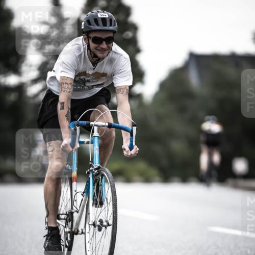 21.06.2026 - 29. Vierlanden-Triathlon H.Heesch http://msf.ph/oto/9898928 21.06.2026 10:06:18 Radfahren 9, 109, 354 meine-sportfotos.de