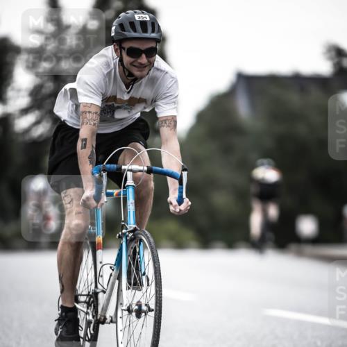 21.06.2026 - 29. Vierlanden-Triathlon H.Heesch http://msf.ph/oto/9898932 21.06.2026 10:06:18 Radfahren 9, 109, 354 meine-sportfotos.de