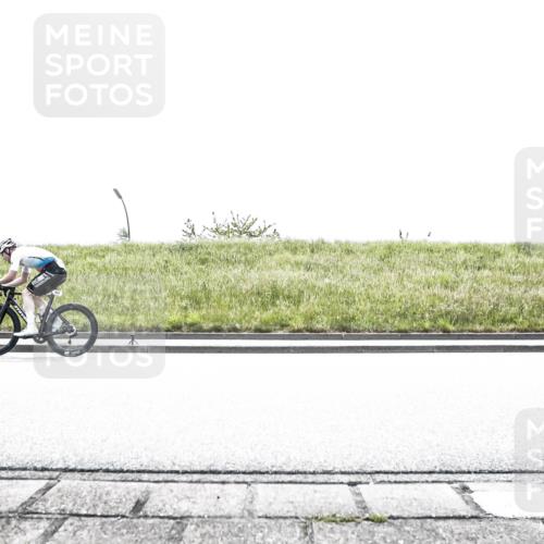 21.06.2026 - 29. Vierlanden-Triathlon H.Heesch http://msf.ph/oto/9898937 21.06.2026 11:28:36 Radfahren 124, 172, 240, 654, 835 meine-sportfotos.de