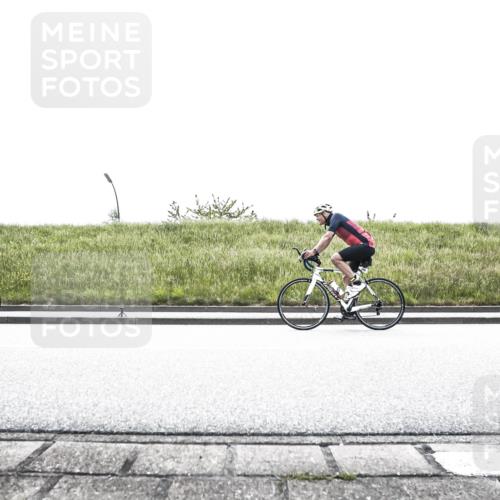 21.06.2026 - 29. Vierlanden-Triathlon H.Heesch http://msf.ph/oto/9898965 21.06.2026 11:29:13 Radfahren 288, 653, 897, 1353 meine-sportfotos.de