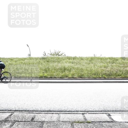 21.06.2026 - 29. Vierlanden-Triathlon H.Heesch http://msf.ph/oto/9898992 21.06.2026 11:30:12 Radfahren 232, 252, 292 meine-sportfotos.de