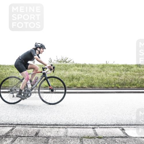 21.06.2026 - 29. Vierlanden-Triathlon H.Heesch http://msf.ph/oto/9899002 21.06.2026 11:30:31 Radfahren 237, 640, 666, 804 meine-sportfotos.de