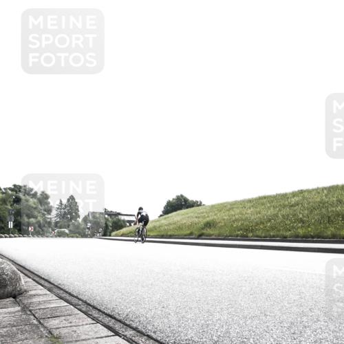 21.06.2026 - 29. Vierlanden-Triathlon H.Heesch http://msf.ph/oto/9899003 21.06.2026 10:51:24 Radfahren 295, 401, 423, 427, 564 meine-sportfotos.de