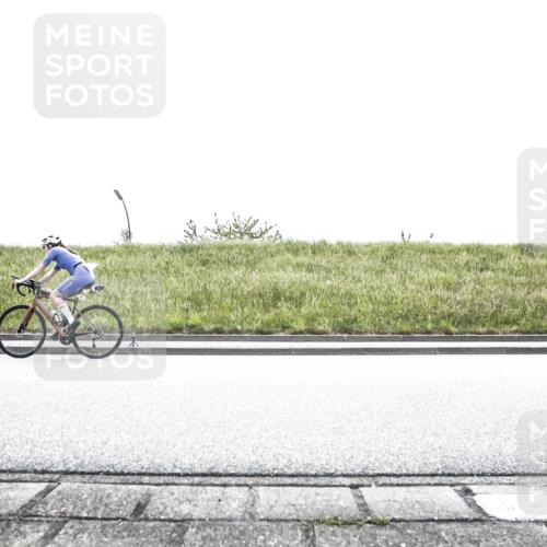 21.06.2026 - 29. Vierlanden-Triathlon H.Heesch http://msf.ph/oto/9899014 21.06.2026 11:30:48 Radfahren 8, 270, 661, 768 meine-sportfotos.de
