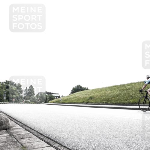 21.06.2026 - 29. Vierlanden-Triathlon H.Heesch http://msf.ph/oto/9899041 21.06.2026 10:51:39 Radfahren 70, 90, 172, 444, 620 meine-sportfotos.de