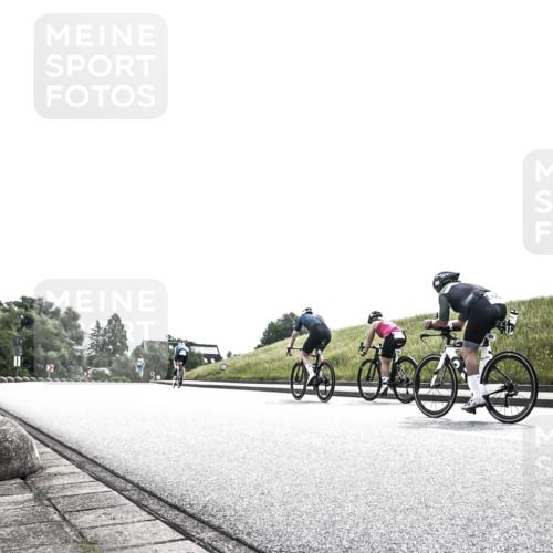 21.06.2026 - 29. Vierlanden-Triathlon H.Heesch http://msf.ph/oto/9899051 21.06.2026 10:51:49 Radfahren 18, 75, 279 meine-sportfotos.de