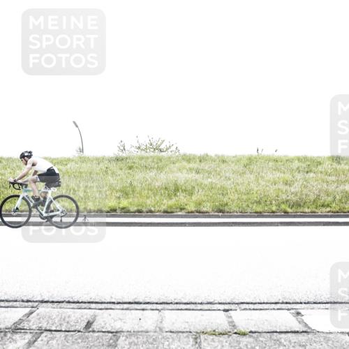 21.06.2026 - 29. Vierlanden-Triathlon H.Heesch http://msf.ph/oto/9899121 21.06.2026 11:33:23 Radfahren 19, 54, 190, 255, 674, 686, 691, 726 meine-sportfotos.de