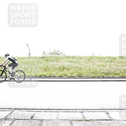 21.06.2026 - 29. Vierlanden-Triathlon H.Heesch http://msf.ph/oto/9899167 21.06.2026 11:33:57 Radfahren 244, 650, 701 meine-sportfotos.de