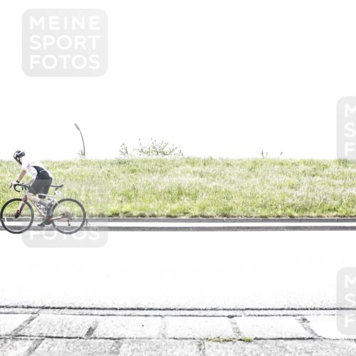 21.06.2026 - 29. Vierlanden-Triathlon H.Heesch http://msf.ph/oto/9899185 21.06.2026 11:34:19 Radfahren 18, 33, 115, 176, 699, 762 meine-sportfotos.de