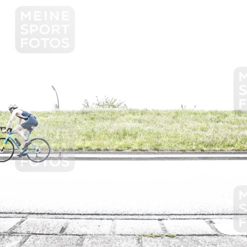 21.06.2026 - 29. Vierlanden-Triathlon H.Heesch http://msf.ph/oto/9899210 21.06.2026 11:34:54 Radfahren 245, 689, 852, 889 meine-sportfotos.de