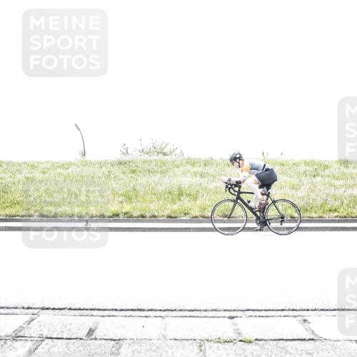 21.06.2026 - 29. Vierlanden-Triathlon H.Heesch http://msf.ph/oto/9899228 21.06.2026 11:35:08 Radfahren 64, 281, 715, 728, 860, 869 meine-sportfotos.de