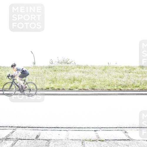 21.06.2026 - 29. Vierlanden-Triathlon H.Heesch http://msf.ph/oto/9899231 21.06.2026 11:35:08 Radfahren 64, 281, 715, 728, 860, 869 meine-sportfotos.de
