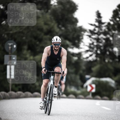 21.06.2026 - 29. Vierlanden-Triathlon H.Heesch http://msf.ph/oto/9899243 21.06.2026 10:07:06 Radfahren 83, 344, 348 meine-sportfotos.de