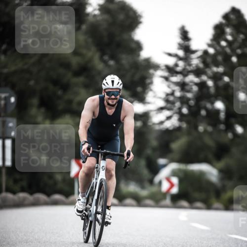 21.06.2026 - 29. Vierlanden-Triathlon H.Heesch http://msf.ph/oto/9899249 21.06.2026 10:07:06 Radfahren 83, 344, 348 meine-sportfotos.de