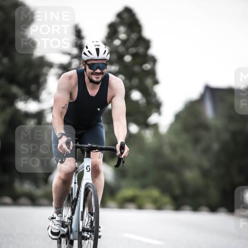 21.06.2026 - 29. Vierlanden-Triathlon H.Heesch http://msf.ph/oto/9899276 21.06.2026 10:07:07 Radfahren 83, 344, 348 meine-sportfotos.de