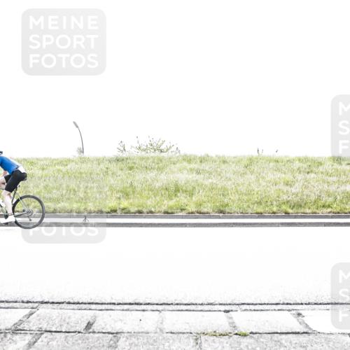 21.06.2026 - 29. Vierlanden-Triathlon H.Heesch http://msf.ph/oto/9899278 21.06.2026 11:36:08 Radfahren 239, 696, 710, 742, 837, 888 meine-sportfotos.de