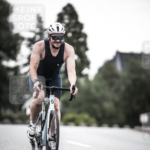 21.06.2026 - 29. Vierlanden-Triathlon H.Heesch http://msf.ph/oto/9899279 21.06.2026 10:07:07 Radfahren 83, 344, 348 meine-sportfotos.de