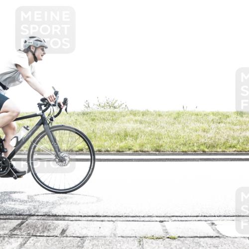 21.06.2026 - 29. Vierlanden-Triathlon H.Heesch http://msf.ph/oto/9899285 21.06.2026 11:36:14 Radfahren 696, 710, 771, 837, 888 meine-sportfotos.de