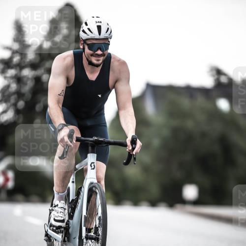 21.06.2026 - 29. Vierlanden-Triathlon H.Heesch http://msf.ph/oto/9899289 21.06.2026 10:07:07 Radfahren 83, 344, 348 meine-sportfotos.de