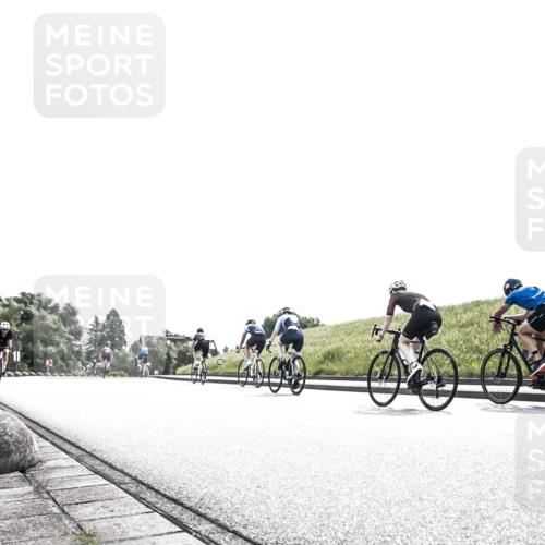 21.06.2026 - 29. Vierlanden-Triathlon H.Heesch http://msf.ph/oto/9899293 21.06.2026 10:57:05 Radfahren 145, 255, 374, 514, 517, 585 meine-sportfotos.de