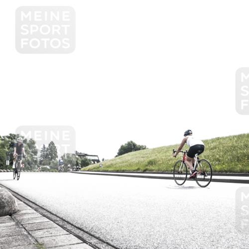 21.06.2026 - 29. Vierlanden-Triathlon H.Heesch http://msf.ph/oto/9899309 21.06.2026 10:57:12 Radfahren 236 meine-sportfotos.de