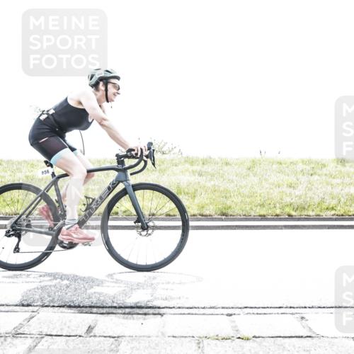21.06.2026 - 29. Vierlanden-Triathlon H.Heesch http://msf.ph/oto/9899342 21.06.2026 11:37:18 Radfahren 724, 834, 856, 861 meine-sportfotos.de