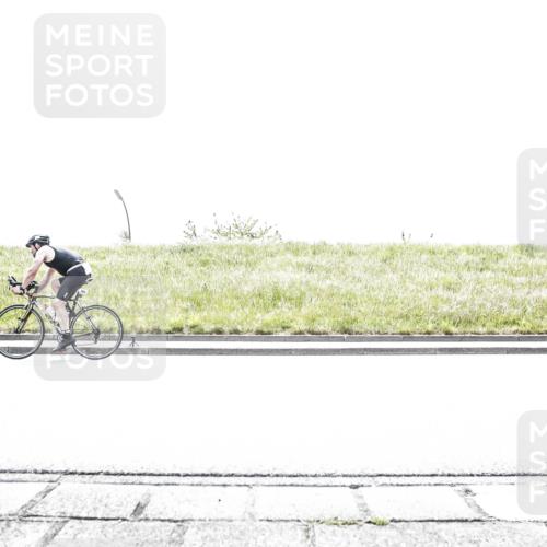 21.06.2026 - 29. Vierlanden-Triathlon H.Heesch http://msf.ph/oto/9899348 21.06.2026 11:37:34 Radfahren 204, 642 meine-sportfotos.de