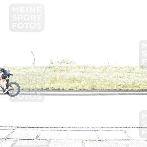 21.06.2026 - 29. Vierlanden-Triathlon H.Heesch http://msf.ph/oto/9899369 21.06.2026 11:38:00 Radfahren 637, 693, 706, 787 meine-sportfotos.de