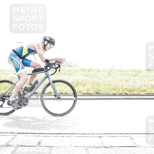 21.06.2026 - 29. Vierlanden-Triathlon H.Heesch http://msf.ph/oto/9899372 21.06.2026 11:38:03 Radfahren 637, 693, 814, 864 meine-sportfotos.de