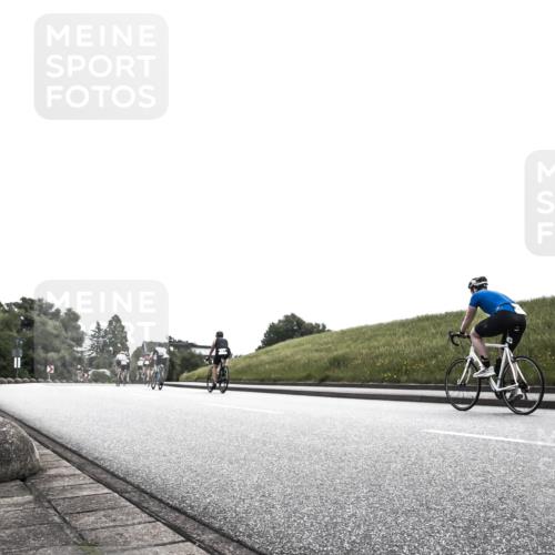 21.06.2026 - 29. Vierlanden-Triathlon H.Heesch http://msf.ph/oto/9899393 21.06.2026 11:00:15 Radfahren 296 meine-sportfotos.de