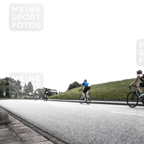 21.06.2026 - 29. Vierlanden-Triathlon H.Heesch http://msf.ph/oto/9899397 21.06.2026 11:00:15 Radfahren 296 meine-sportfotos.de