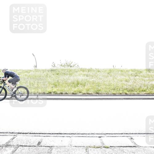 21.06.2026 - 29. Vierlanden-Triathlon H.Heesch http://msf.ph/oto/9899399 21.06.2026 11:39:27 Radfahren 695 meine-sportfotos.de
