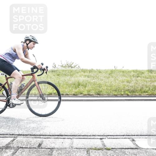 21.06.2026 - 29. Vierlanden-Triathlon H.Heesch http://msf.ph/oto/9899405 21.06.2026 11:39:55 Radfahren 647, 685, 721, 830 meine-sportfotos.de