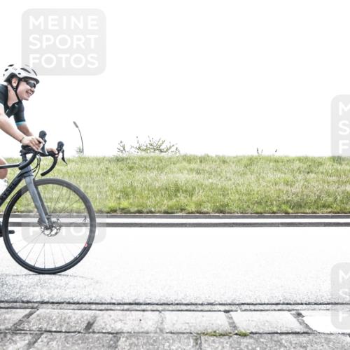 21.06.2026 - 29. Vierlanden-Triathlon H.Heesch http://msf.ph/oto/9899417 21.06.2026 11:40:18 Radfahren 87, 232, 688 meine-sportfotos.de