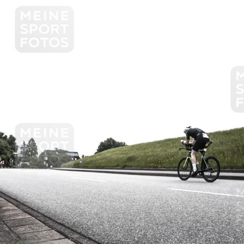 21.06.2026 - 29. Vierlanden-Triathlon H.Heesch http://msf.ph/oto/9899425 21.06.2026 11:02:59 Radfahren 4, 8, 99, 186, 197, 567 meine-sportfotos.de