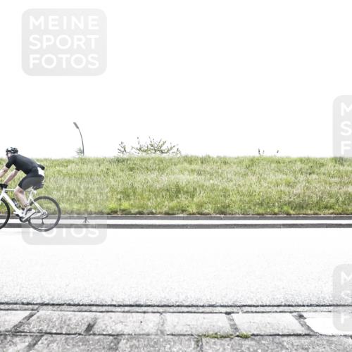 21.06.2026 - 29. Vierlanden-Triathlon H.Heesch http://msf.ph/oto/9899429 21.06.2026 11:40:36 Radfahren 249, 293, 630, 660, 671, 713, 733 meine-sportfotos.de