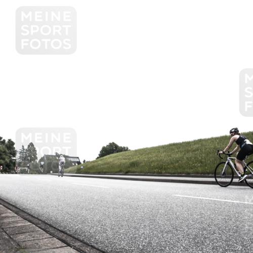 21.06.2026 - 29. Vierlanden-Triathlon H.Heesch http://msf.ph/oto/9899443 21.06.2026 11:03:23 Radfahren 249, 366, 579, 657 meine-sportfotos.de