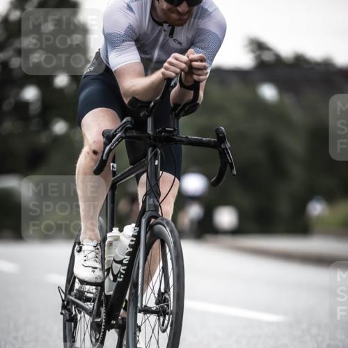 21.06.2026 - 29. Vierlanden-Triathlon H.Heesch http://msf.ph/oto/9899454 21.06.2026 10:07:26 Radfahren 2, 68, 88, 270 meine-sportfotos.de