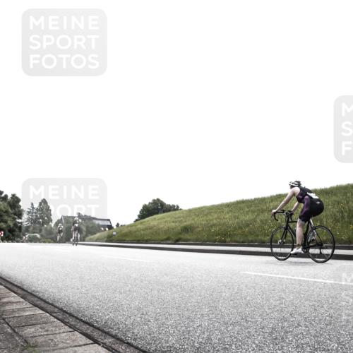 21.06.2026 - 29. Vierlanden-Triathlon H.Heesch http://msf.ph/oto/9899502 21.06.2026 11:04:14 Radfahren 93 meine-sportfotos.de