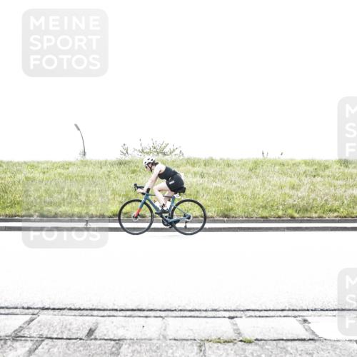 21.06.2026 - 29. Vierlanden-Triathlon H.Heesch http://msf.ph/oto/9899503 21.06.2026 11:45:46 Radfahren 229, 680, 723, 742, 779, 813 meine-sportfotos.de