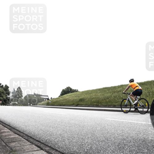 21.06.2026 - 29. Vierlanden-Triathlon H.Heesch http://msf.ph/oto/9899508 21.06.2026 11:06:10 Radfahren 58, 640 meine-sportfotos.de