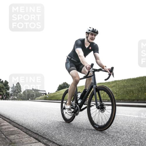 21.06.2026 - 29. Vierlanden-Triathlon H.Heesch http://msf.ph/oto/9899511 21.06.2026 11:06:25 Radfahren 174, 199, 668, 721, 745 meine-sportfotos.de