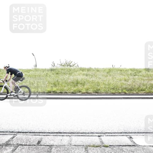 21.06.2026 - 29. Vierlanden-Triathlon H.Heesch http://msf.ph/oto/9899541 21.06.2026 11:46:09 Radfahren 17, 267, 642, 724, 807 meine-sportfotos.de