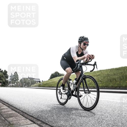 21.06.2026 - 29. Vierlanden-Triathlon H.Heesch http://msf.ph/oto/9899561 21.06.2026 11:11:51 Radfahren 109, 158, 490, 685 meine-sportfotos.de