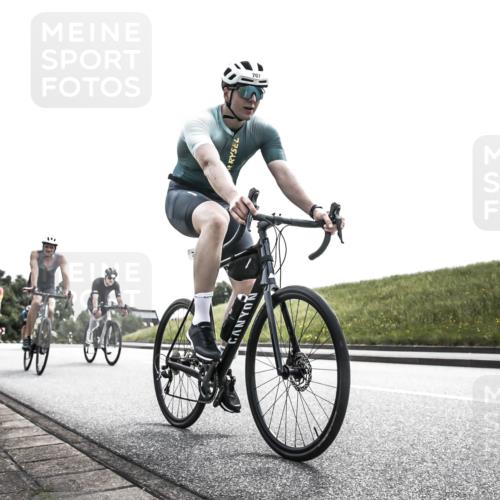 21.06.2026 - 29. Vierlanden-Triathlon H.Heesch http://msf.ph/oto/9899564 21.06.2026 11:11:58 Radfahren 109, 293, 296, 302, 490, 500, 656, 707, 743, 751 meine-sportfotos.de